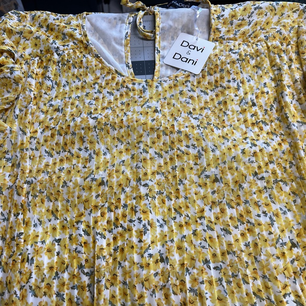 DAVI & DANI Yellow Floral Lined Dress with Tie Sleeves Sz 1x PTP 26” - Picture 3 of 7